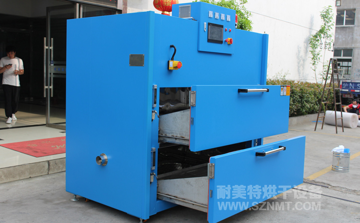 汽車內(nèi)飾件表皮烘箱